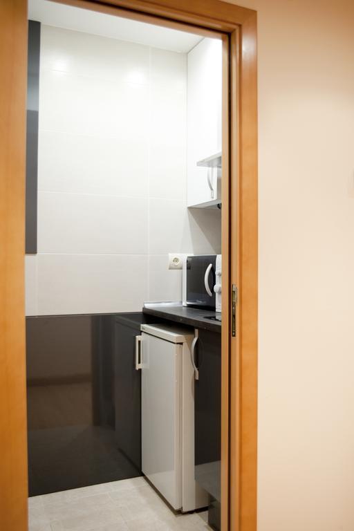Apartamentos Sabinas Zaragoza Centro Værelse billede